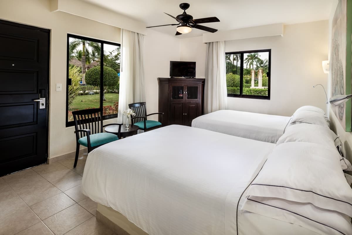 Guest room at Allegro Cozumel