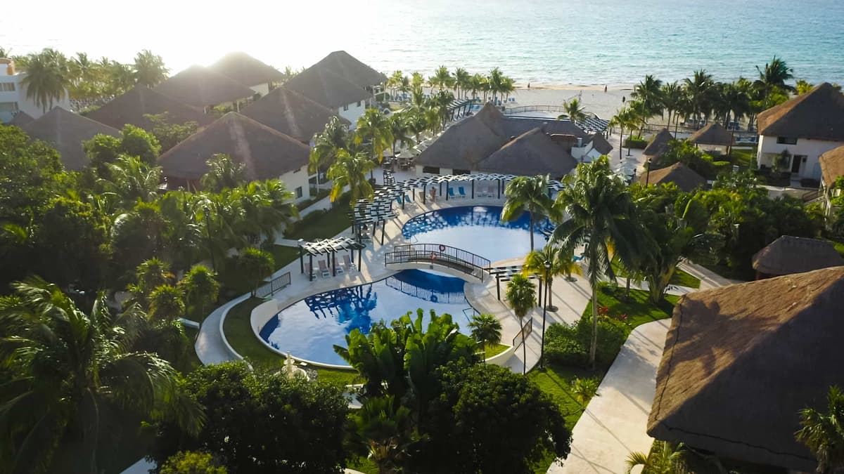 Resort exterior at Allegro Playacar