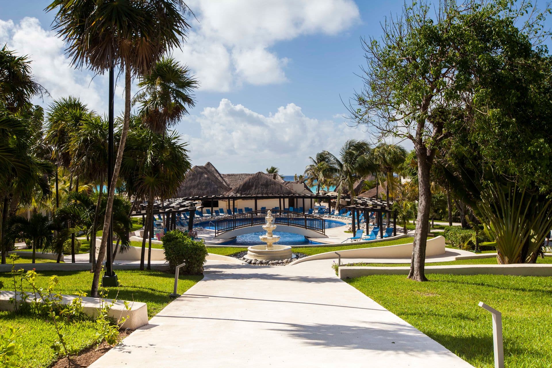 Resort exterior at Allegro Playacar