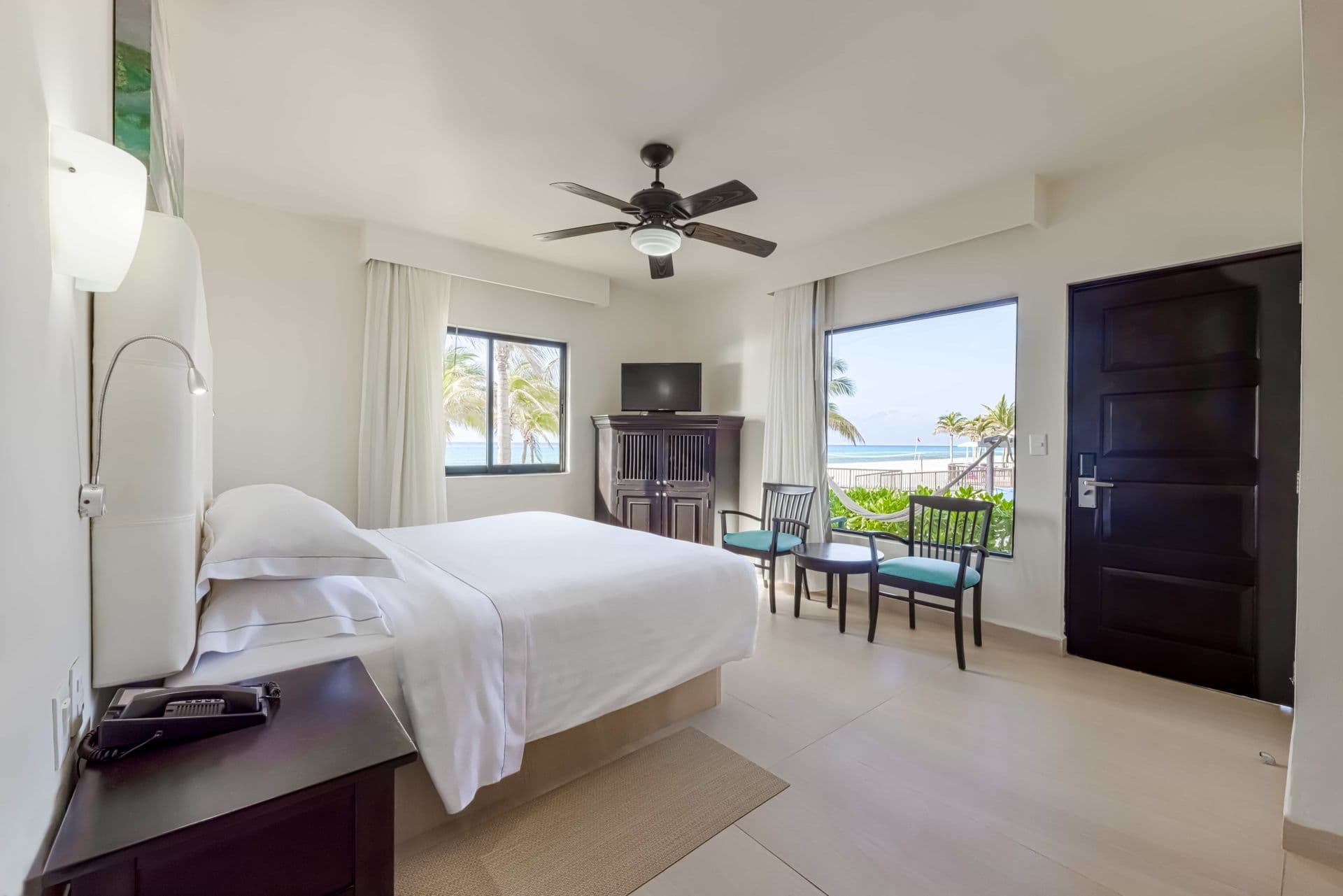 Guest room at Allegro Playacar