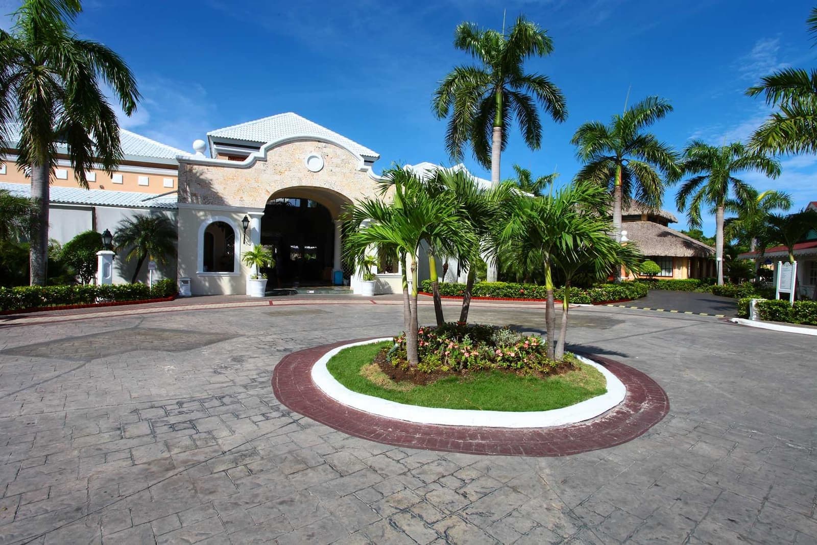 Bahia Principe Grand Turquesa Exterior & Grounds