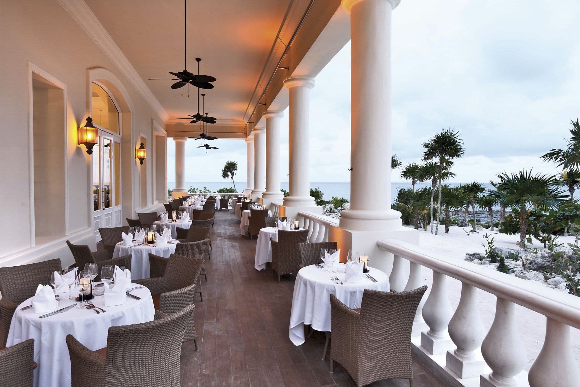 Barceló Maya Palace Dining & Restaurants