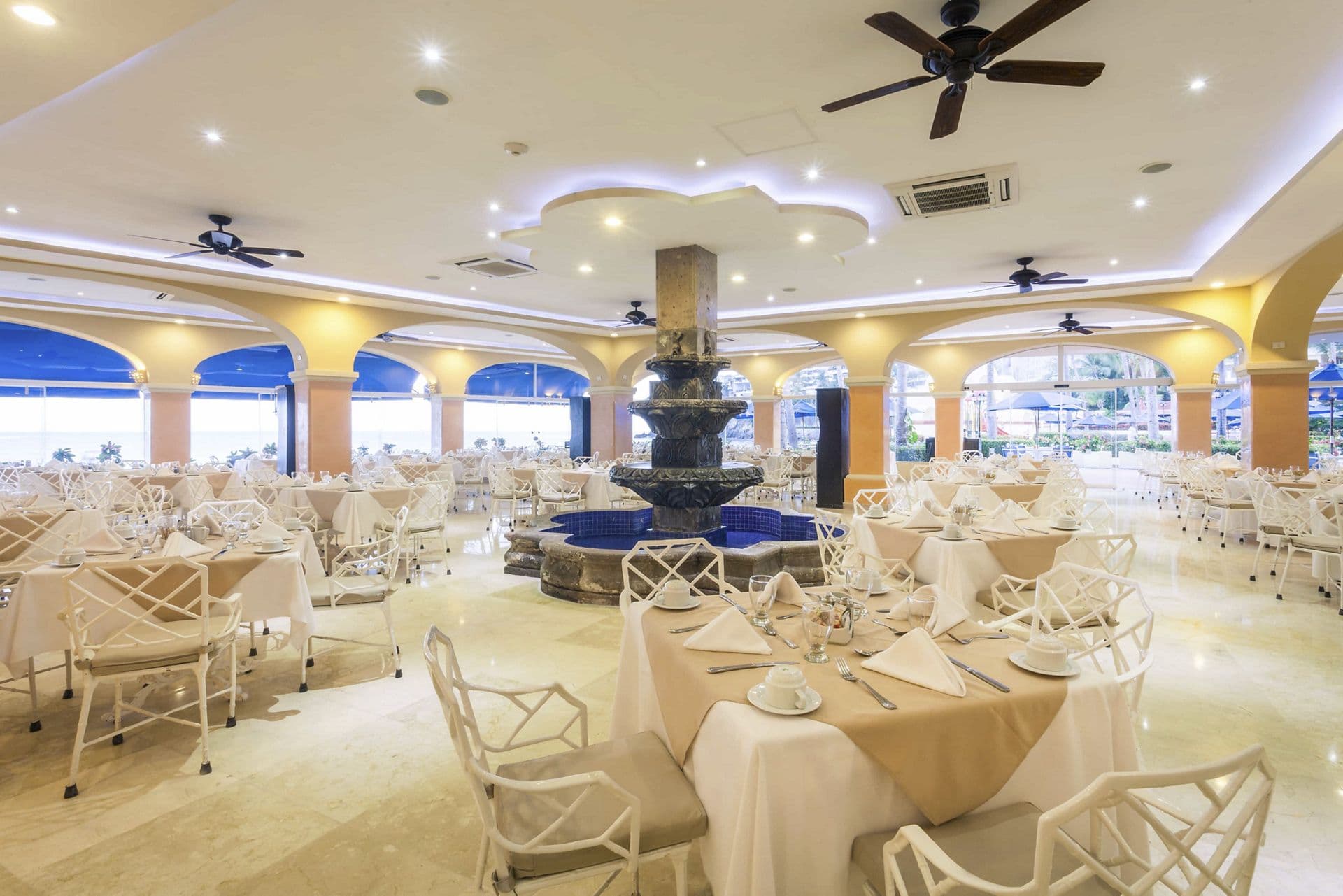 Barceló Puerto Vallarta Dining & Restaurants