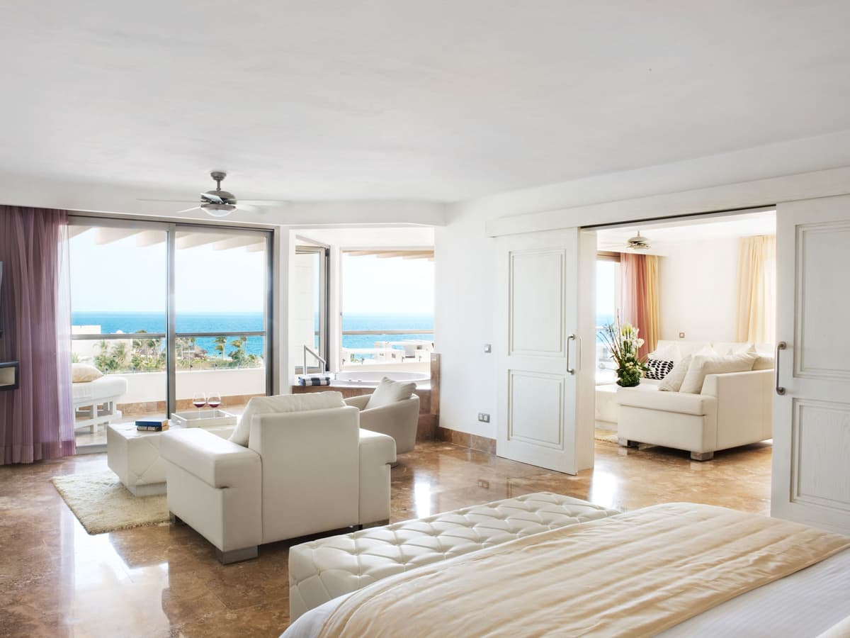 Penthouse Suite with expansive plunge pool and panoramic ocean views