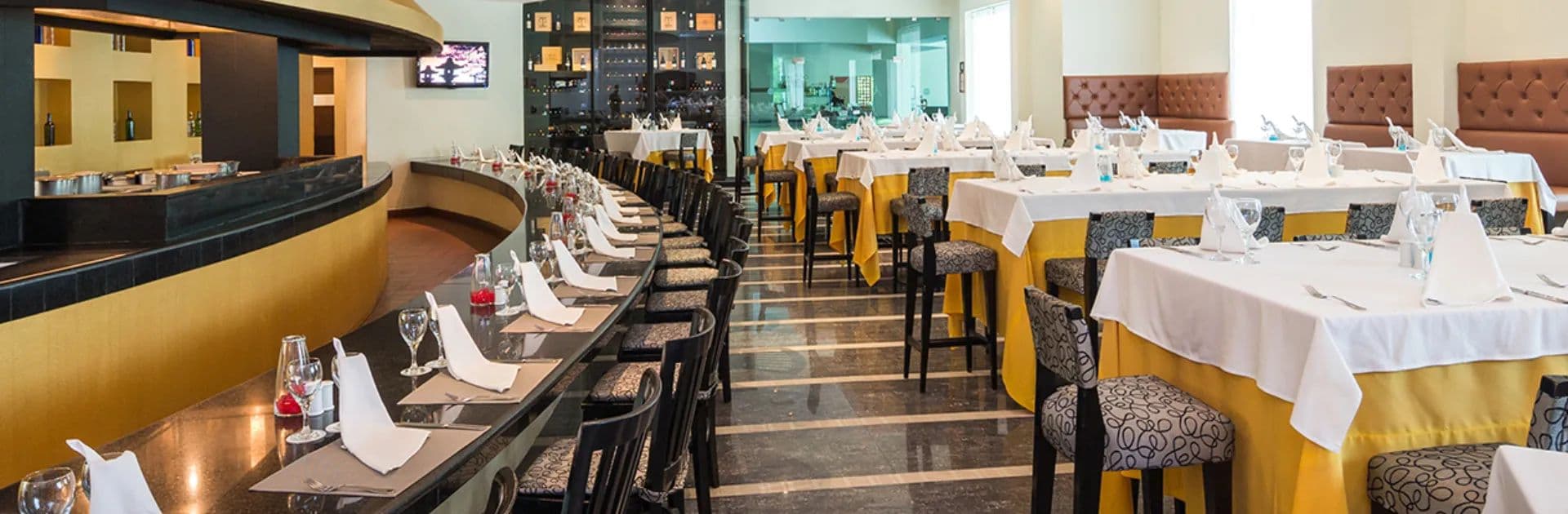 BlueBay Grand Esmeralda Dining & Restaurants