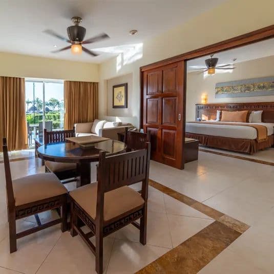 BlueBay Grand Esmeralda Rooms & Suites