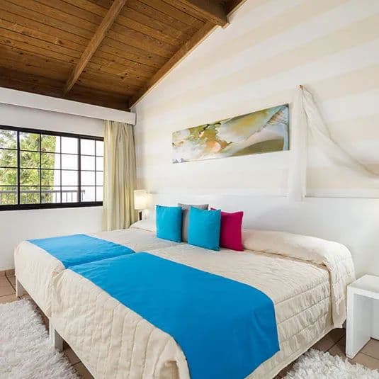 BlueBay Villas Doradas Rooms & Suites