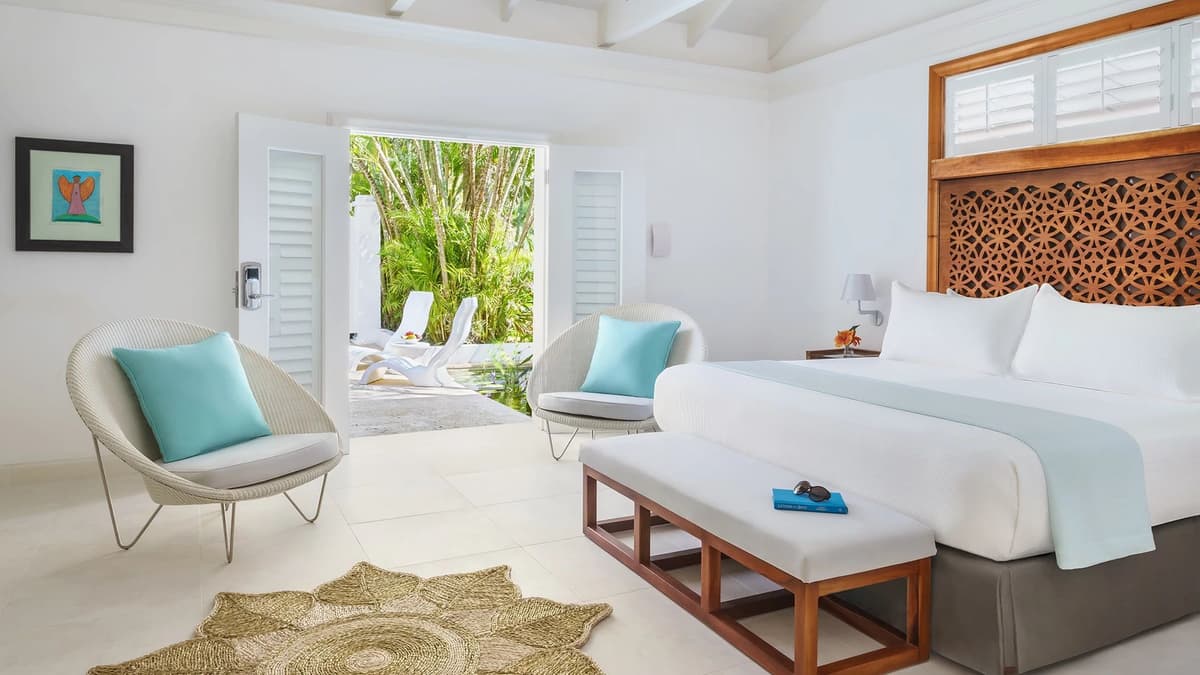 Guest room at Couples Tower Isle