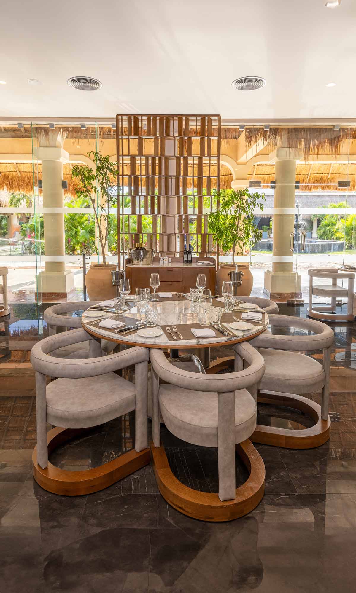 El Dorado American steakhouse dining room