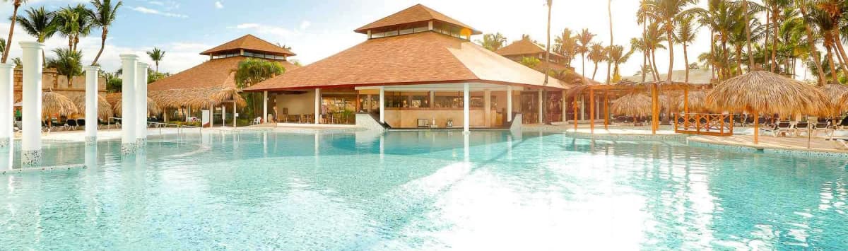 Samana Pool with swim-up bar at Grand Palladium Punta Cana