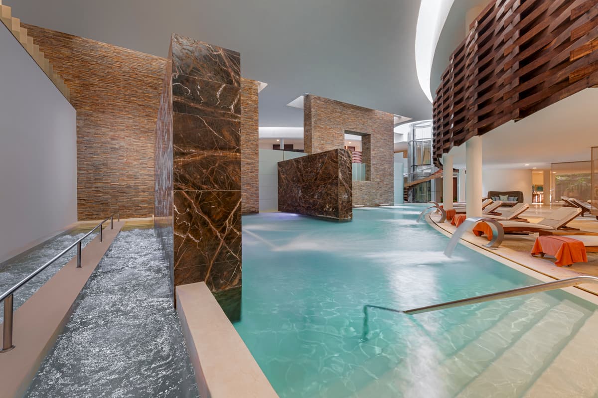 SE Spa Water Ceremony — signature eight-station hydrotherapy journey