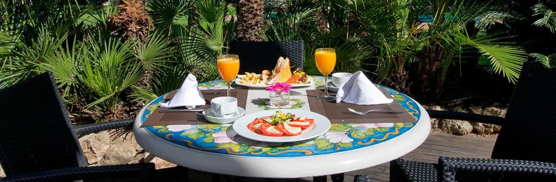 Hotel BlueBay Banus Dining & Restaurants