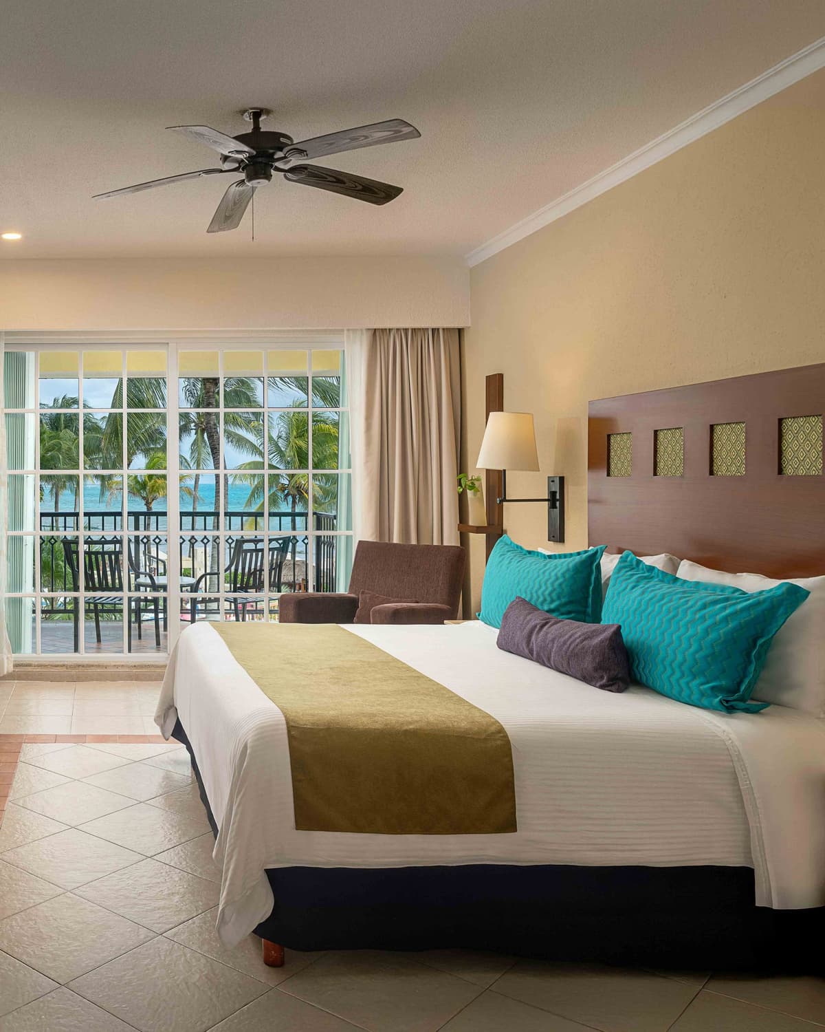 Guest room at Hotel Marina El Cid Spa & Beach Resort