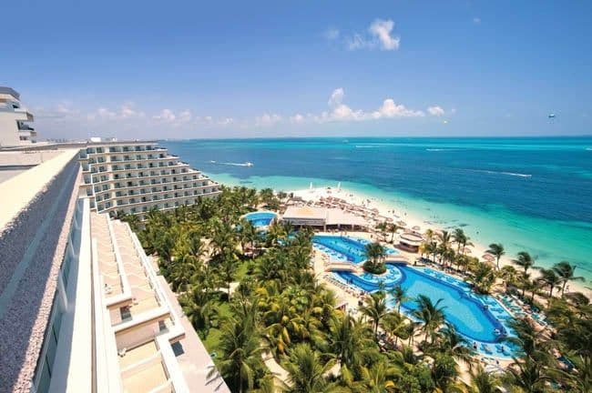 Swimming pool area at Hotel Riu Caribe