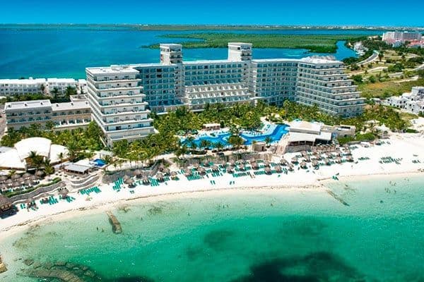Swimming pool area at Hotel Riu Caribe