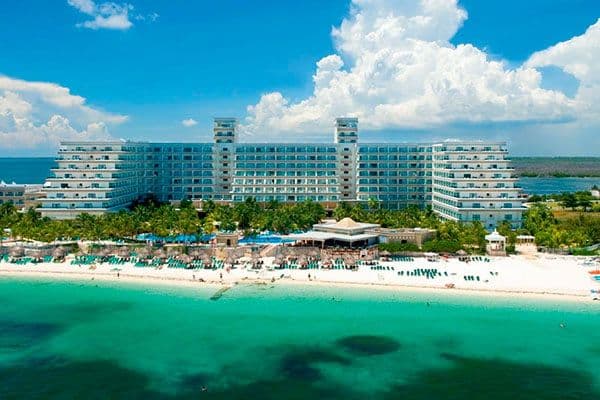 Swimming pool area at Hotel Riu Caribe