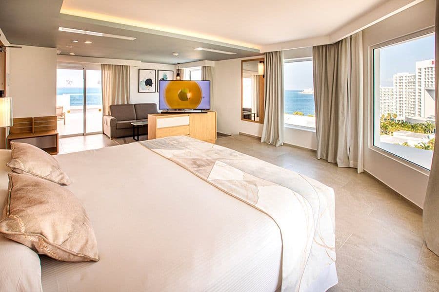 Guest room at Hotel Riu Caribe