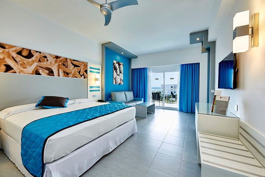 Guest room at Hotel Riu Dunamar