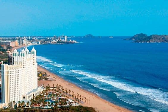 Beach at Hotel Riu Emerald Bay