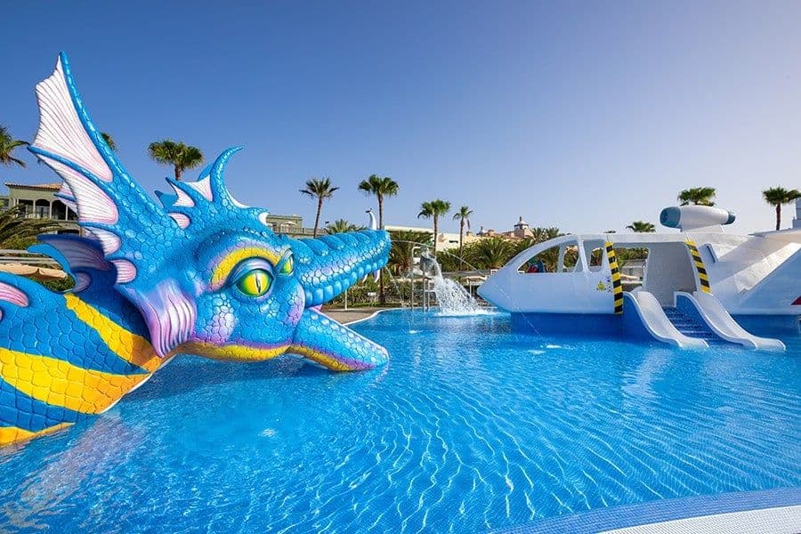 Swimming pool area at Hotel Riu Gran Canaria