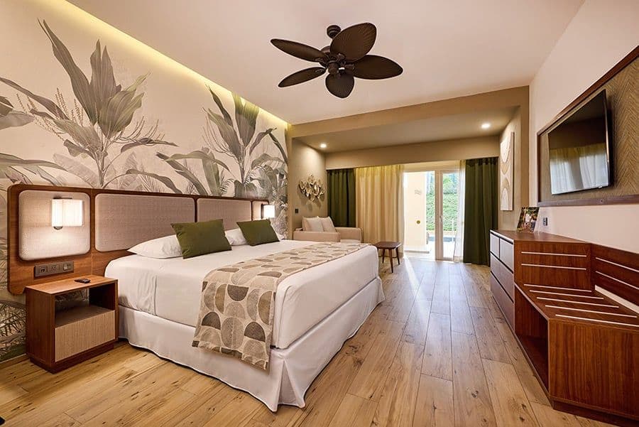 Guest room at Hotel Riu Guanacaste