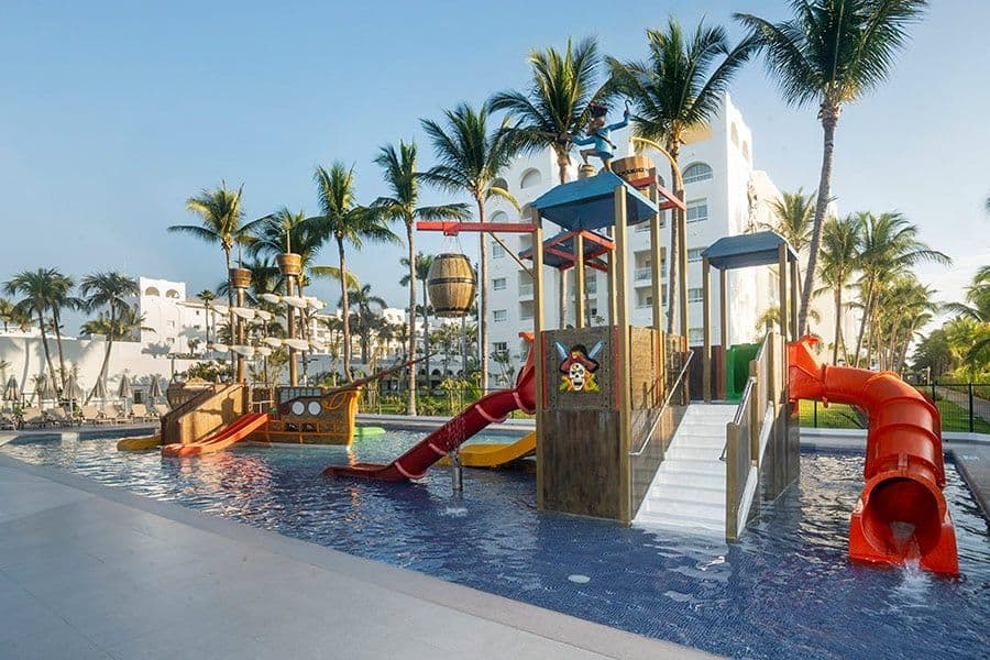 Swimming pool area at Hotel Riu Jalisco