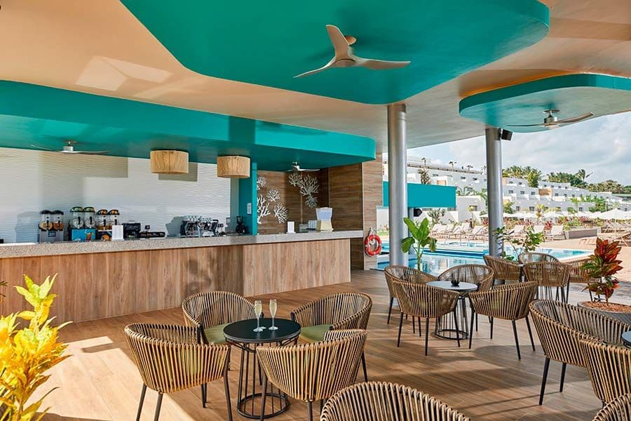 Swimming pool area at Hotel Riu Jambo