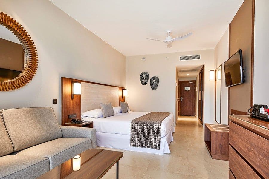 Guest room at Hotel Riu Jambo