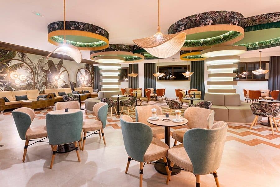 Restaurant at Hotel Riu Karamboa