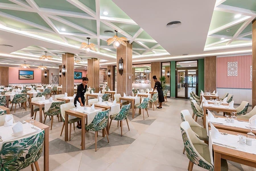 Restaurant at Hotel Riu Karamboa