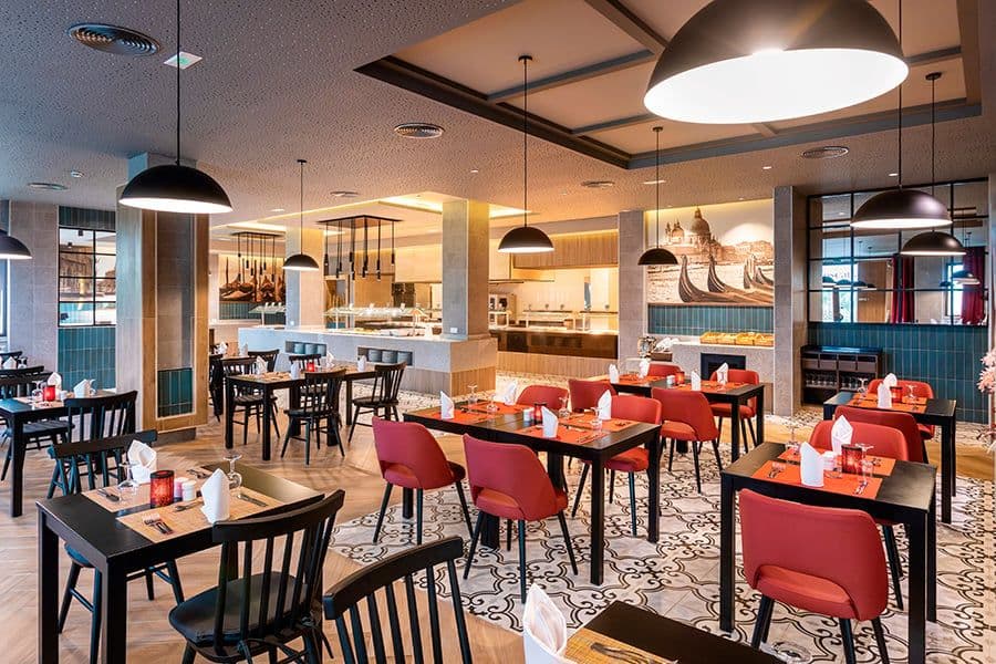 Restaurant at Hotel Riu Karamboa