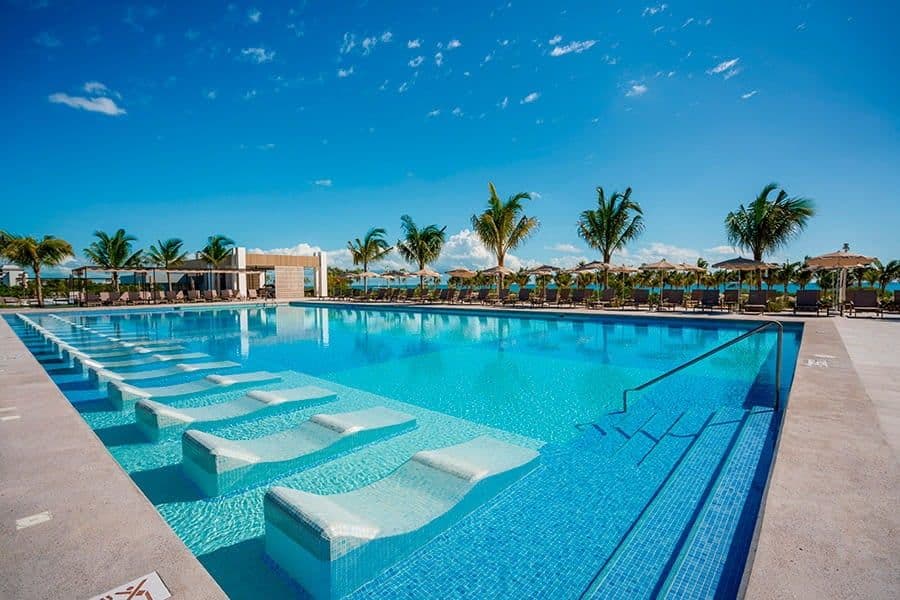 Swimming pool at Hotel Riu Latino