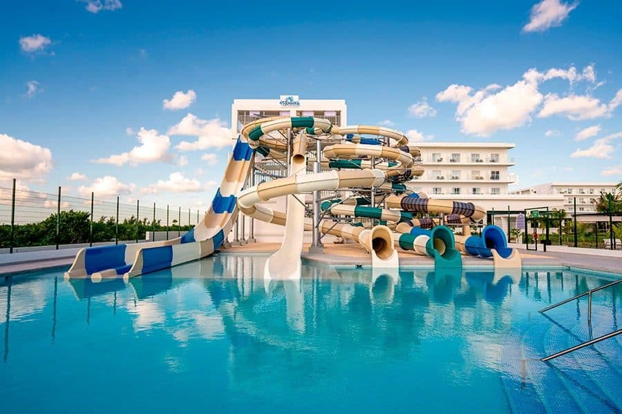 Swimming pool at Hotel Riu Latino