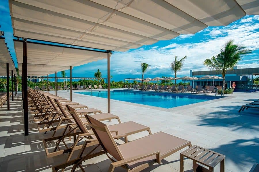 Swimming pool at Hotel Riu Latino