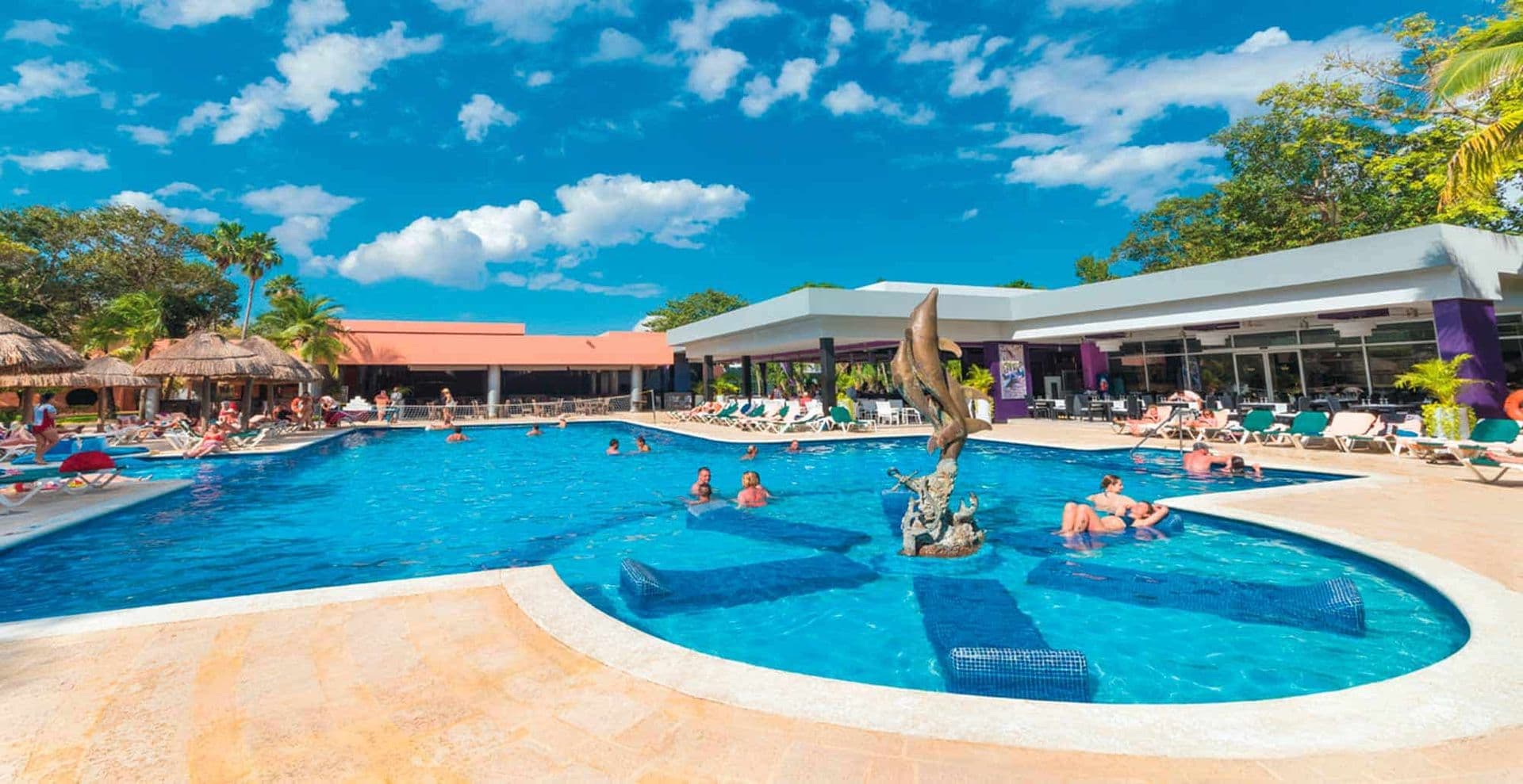 Resort exterior at Hotel Riu Lupita