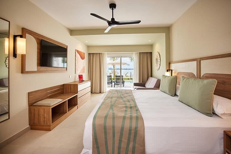 Guest room at Hotel Riu Negril