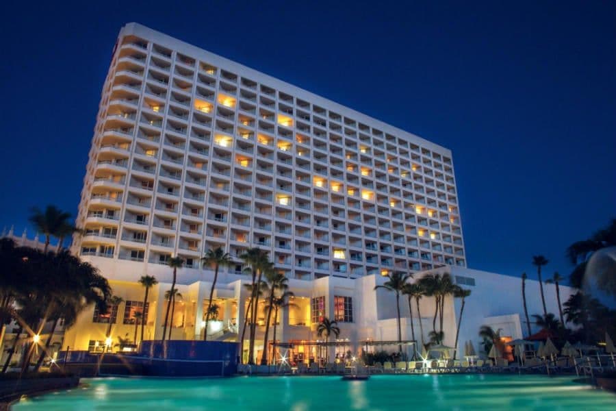 Swimming pool area at Hotel Riu Palace Antillas