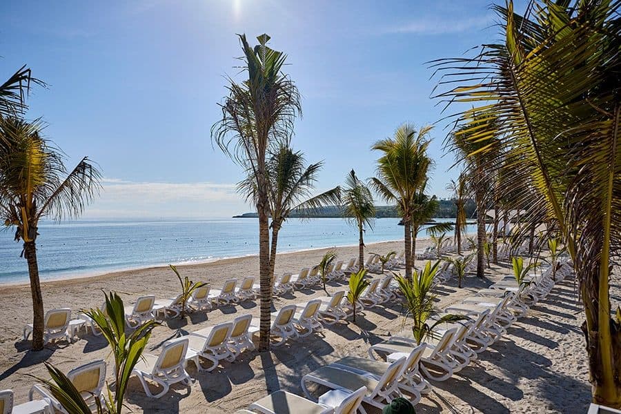Beach at Hotel Riu Palace Aquarelle