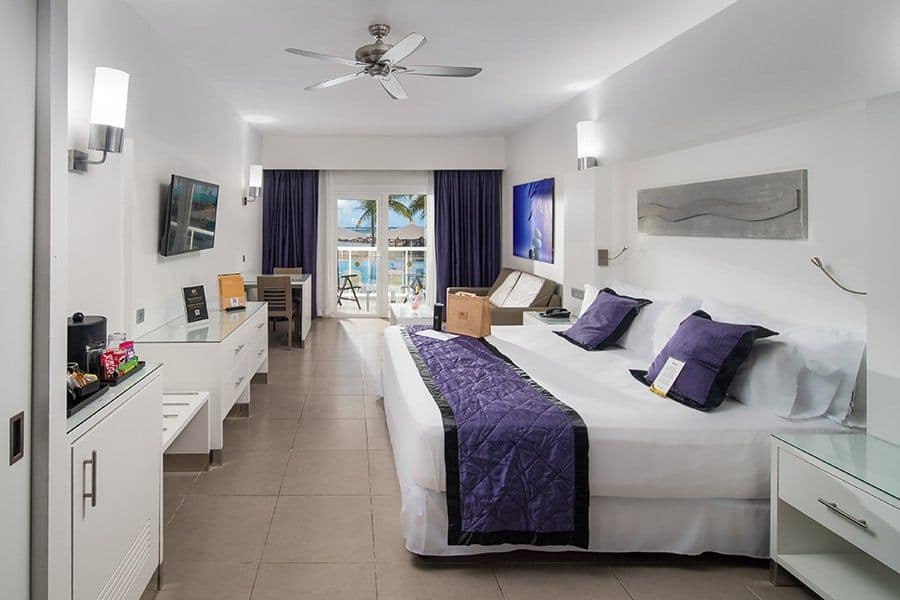 Guest room at Hotel Riu Palace Jamaica