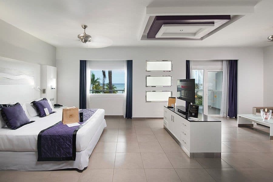 Guest room at Hotel Riu Palace Jamaica
