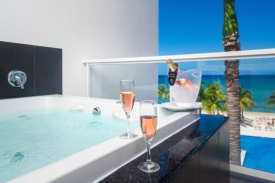 Guest room at Hotel Riu Palace Jamaica