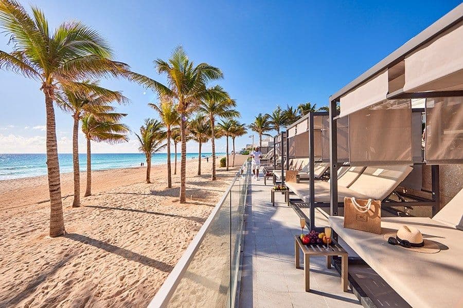 Beach at Hotel Riu Palace Kukulkan