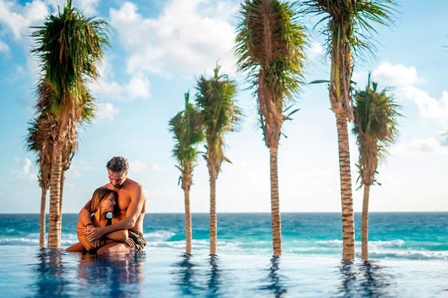 Swimming pool area at Hotel Riu Palace Kukulkan