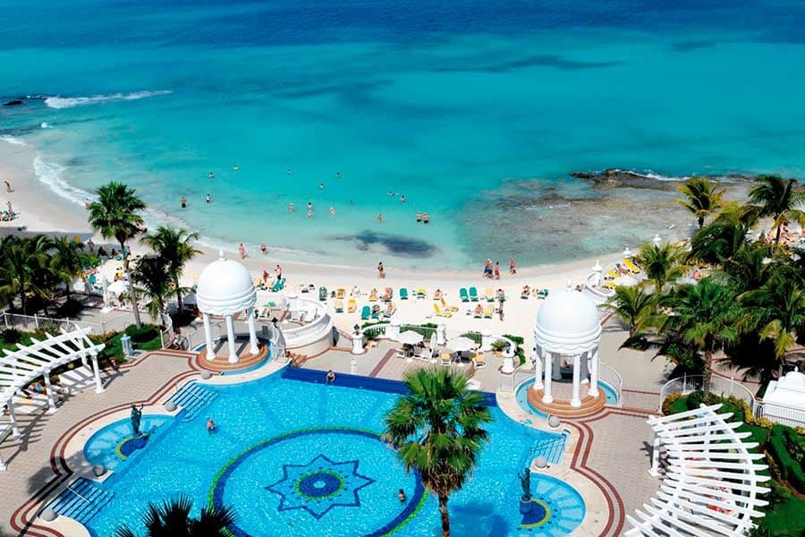 Swimming pool area at Hotel Riu Palace Las Americas