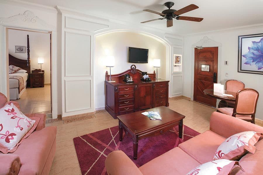 Guest room at Hotel Riu Palace Las Americas