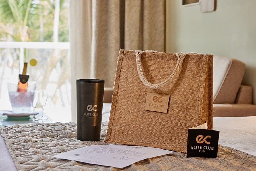 Guest room at Hotel Riu Palace Macao