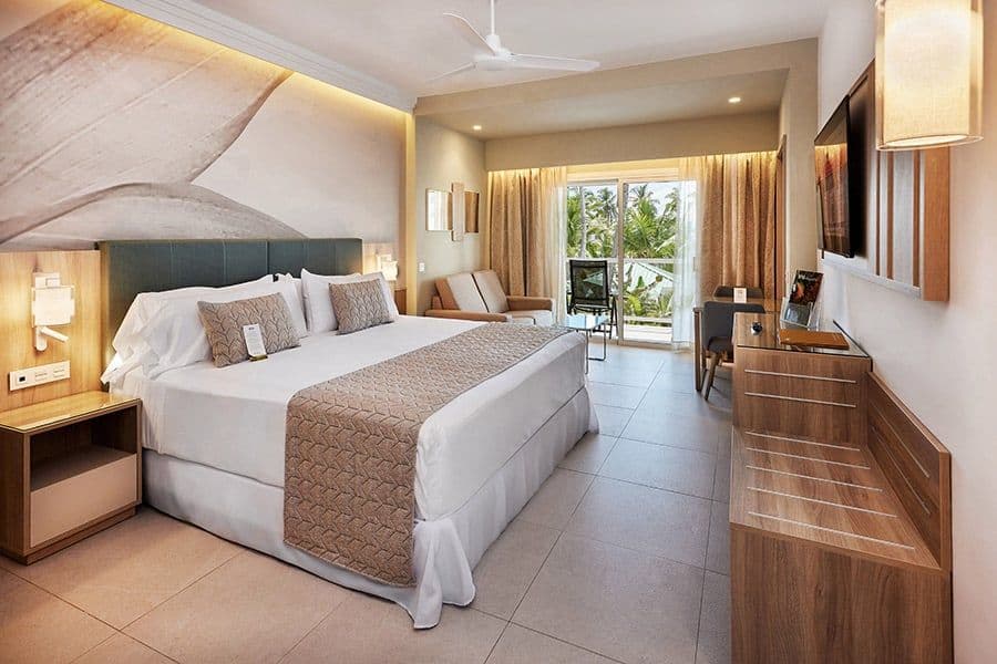 Guest room at Hotel Riu Palace Macao