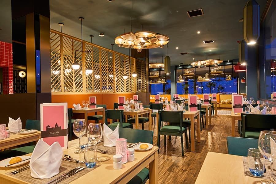 Restaurant at Hotel Riu Palace Maldivas