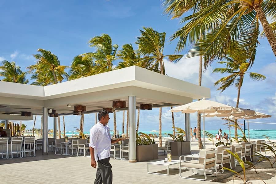 Swimming pool area at Hotel Riu Palace Maldivas
