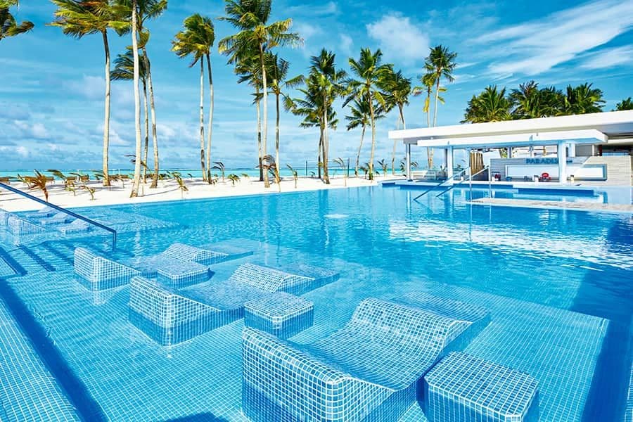 Swimming pool area at Hotel Riu Palace Maldivas